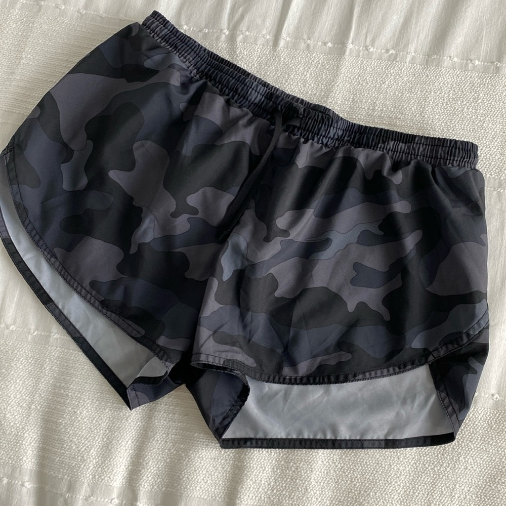 Old Navy, active camouflage shorts, black, and gray
